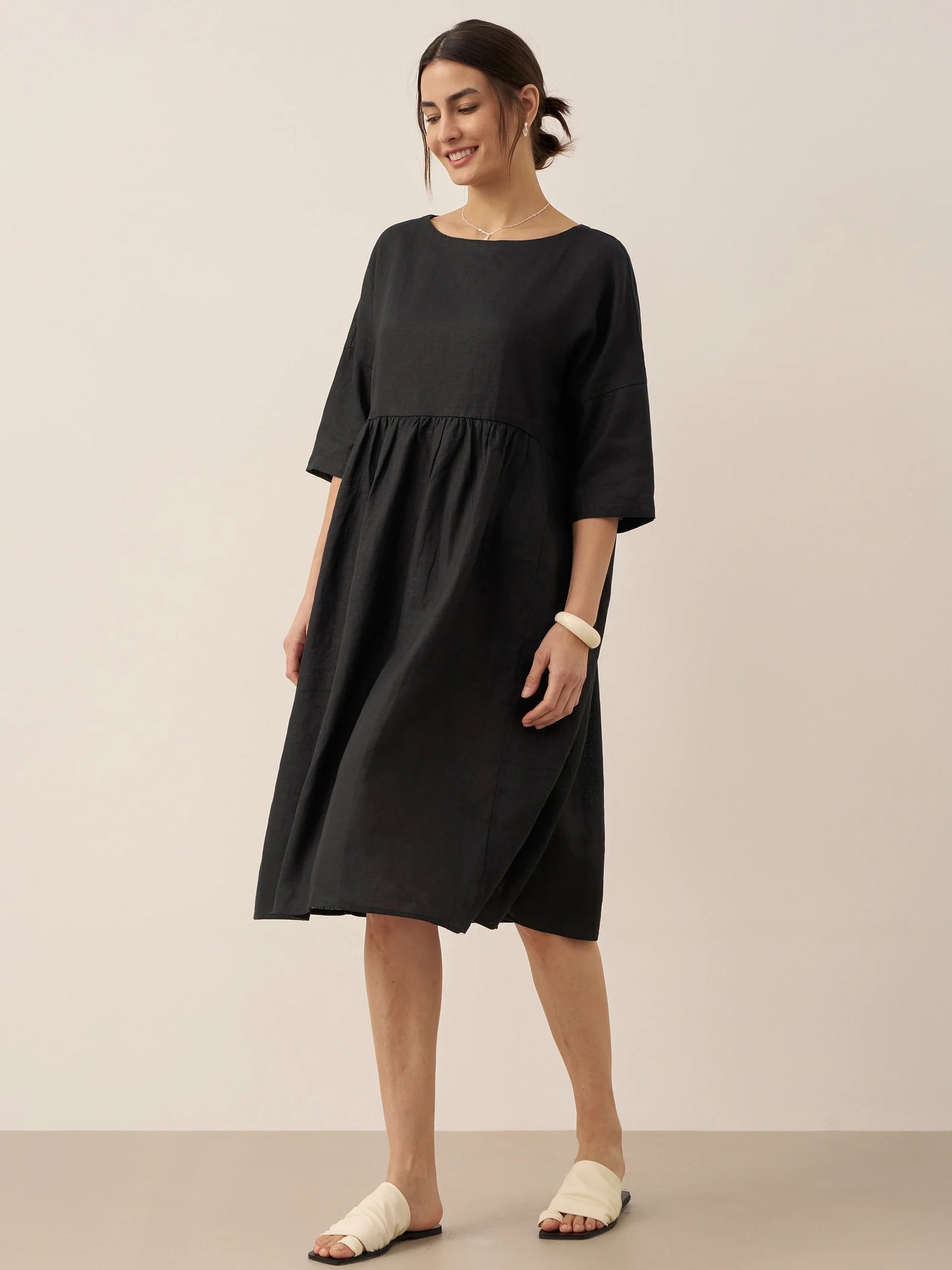 Valencia - Vestido midi 100% de lino con silueta en A